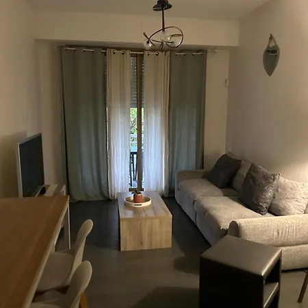 Bel Proche De La